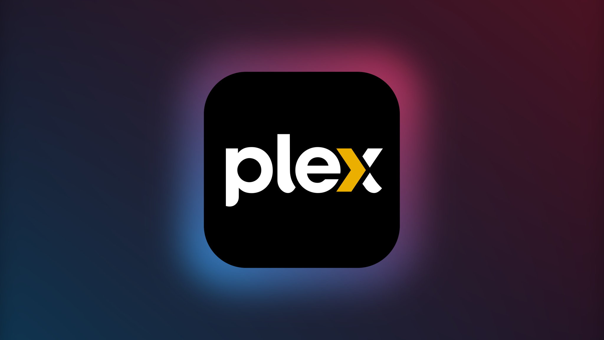 검은색 배경에 부드러운 파란색과 분홍색 빛으로 둘러싸여 ‘Plex’라고 적힌 Plex 앱 로고.